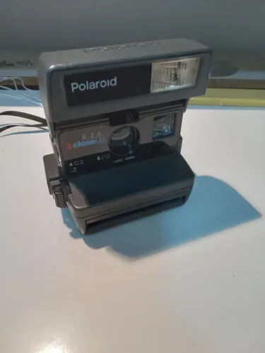 Câmera Polaroid retrô  anos 90