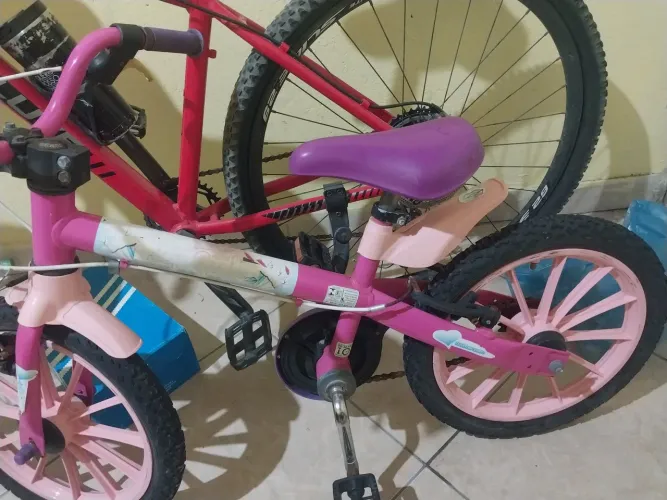 Vende-se uma bicicleta aro 16 e bicicleta aro 29 negociável 