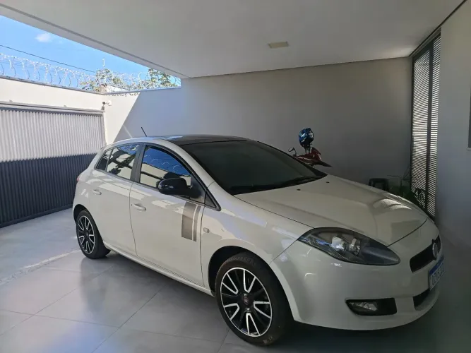 Fiat Bravo Sporting 1.8 Flex 16V 5P 2014