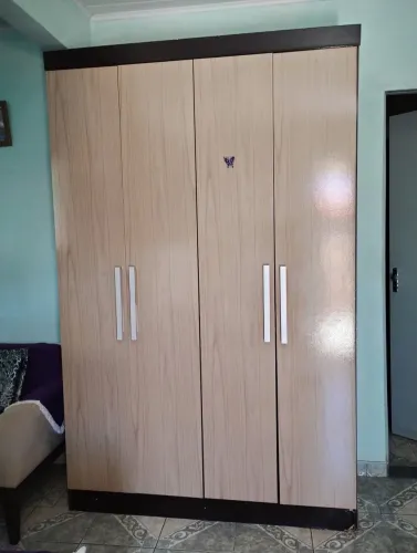 Guarda roupa usado