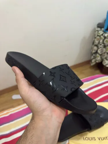 Chinelo de couro Louis Vuitton 43 BR