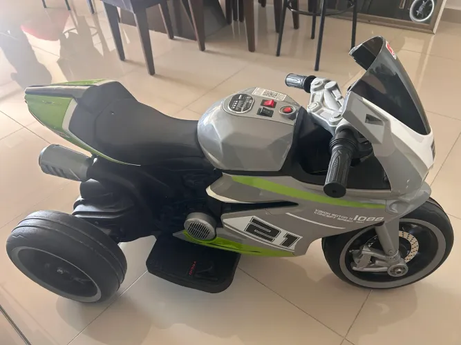 Triciclo criança
