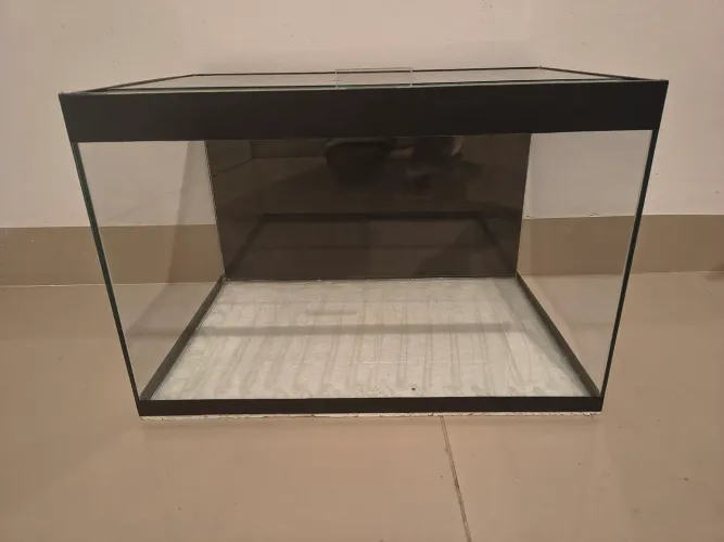 Aquário 40 litros 45x31x30 fundo preto de vinil