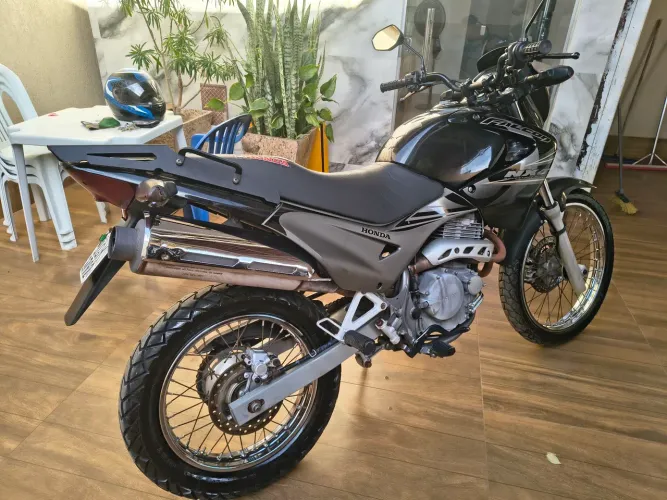 Vendo ou troco Honda NX 400 falcon preta 2008