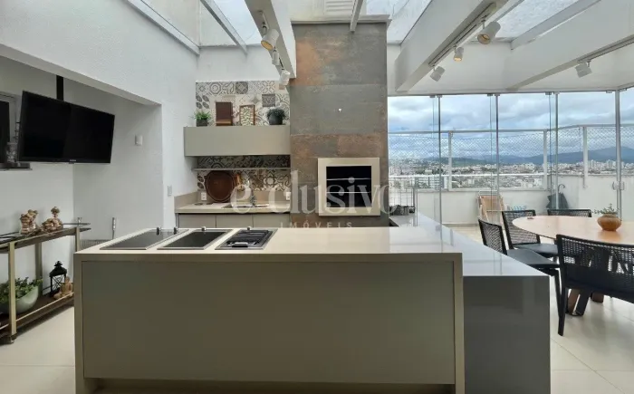 Cobertura Linear 3 dormitórios com Vista Mar