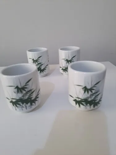 Xícaras de porcelana japonesa
