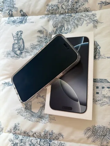 iPhone 16 Pro Max