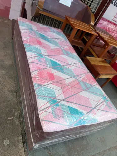 Cama solteiro espuma e de mola à pronta entrega 
