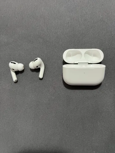 AirPods Pro (1ª Geração) - Excelente Estado | Com Caixa Original