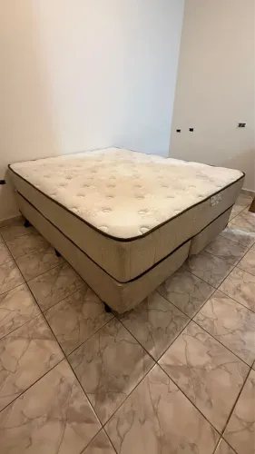 Vendo Cama Box Queen (Box + Colchão)
