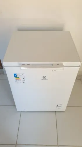 Freezer Horizontal Electrolux Cycle Defrost 143L (HE150) - R$1300 - Praticamente novo.