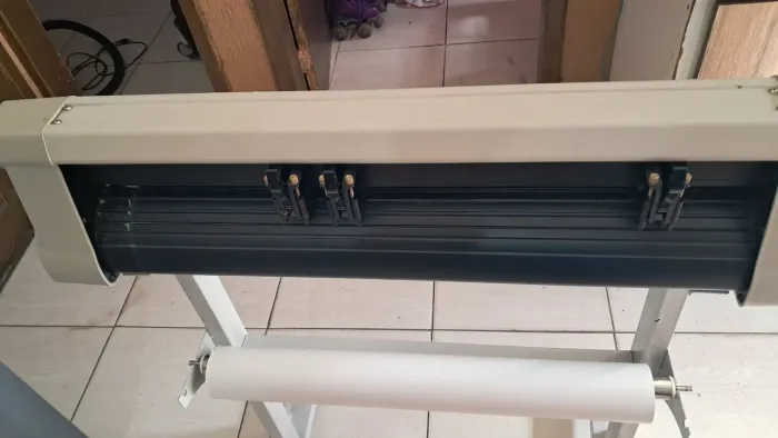 Máquina plotter chinesa. Medida 72 de largura 