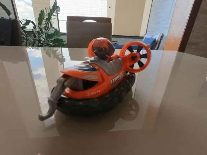 Patrulha Canina - Boneco e lancha do Zuma