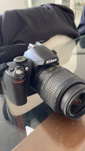 Camera Nikon D3000