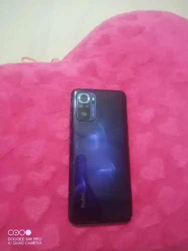 Celular muito conservado, tudo funcionando.
