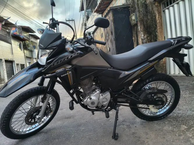 Bros 160 2022 ESDD. Apenas 27 mil km rodados! Estado de zero!