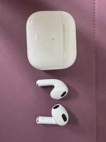 AirPods