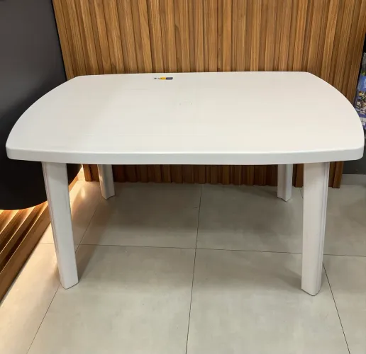 MESA TRAMONTINA 6 LUGARES DESMONTÁVEL ?