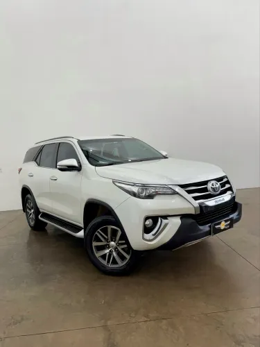 Toyota Hilux SW4 SRX 4X4 2.8 TDI 16V Dies. Aut. 2016