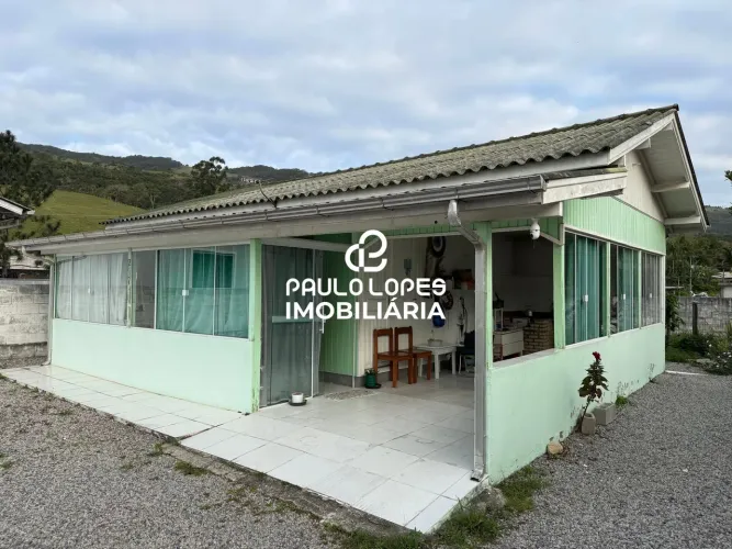 Casa com 2 Quartos em Terreno de 418 m² - Bairro Freitas