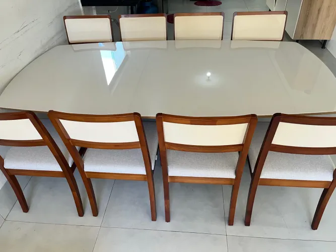 Mesa de madeira completa à pronta entrega
