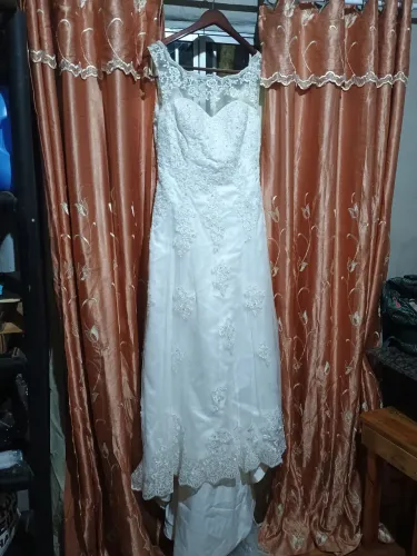 Vestido de Noiva e Tiara