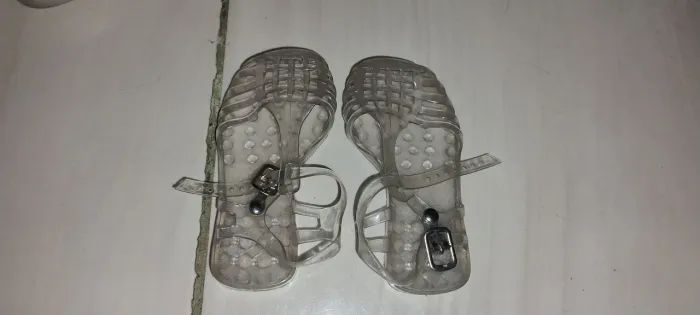 Sandália transparente para bebê numeração 17/8 6-9 meses semi-novo bem conservado