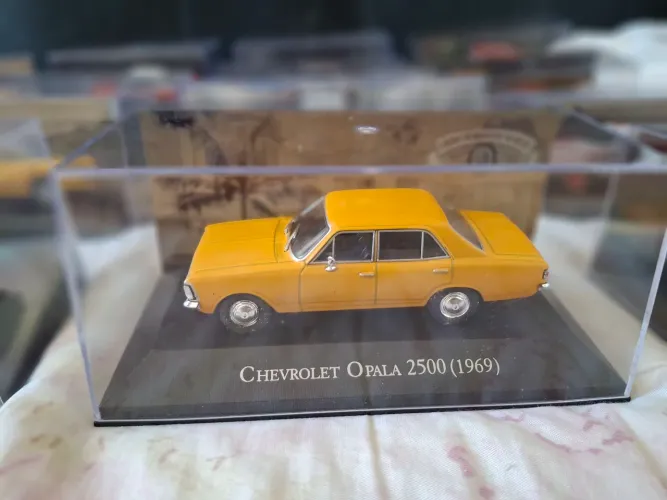 Miniatura Chevrolet Opala 2500 1969