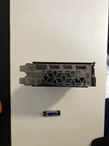 NVIDIA RTX 4060 ? boa para: Gabinetes Mini-ITX Compactos
