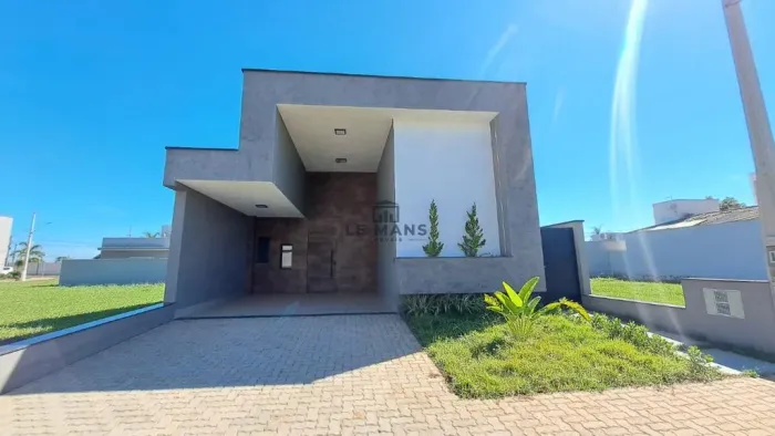 Casa a venda no Condomínio Residencial Vivamus no bairro Nossa Senhora Aparecida l em Salt