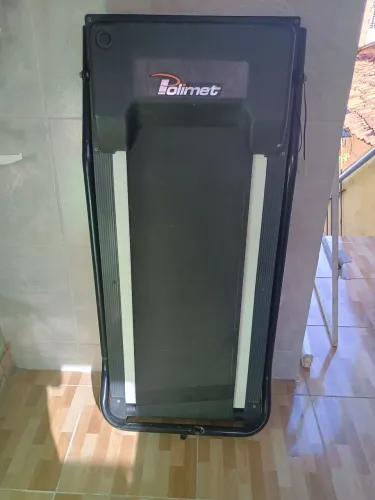Esteira polimet em ótimo estado ideal para seus treinos em casa..