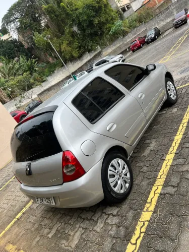 Renault Clio Hi-flex 1.0 16V 5P 2012