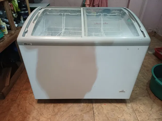 Freezer Expositor Hiron SD-280B 200L - Estado de Novo