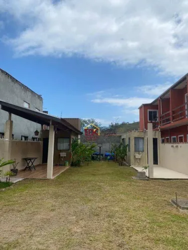 2 Kitnets com 1 dormitório cada, em um terreno de 250m² por R$ 320.000 - Praia do Sapê - U