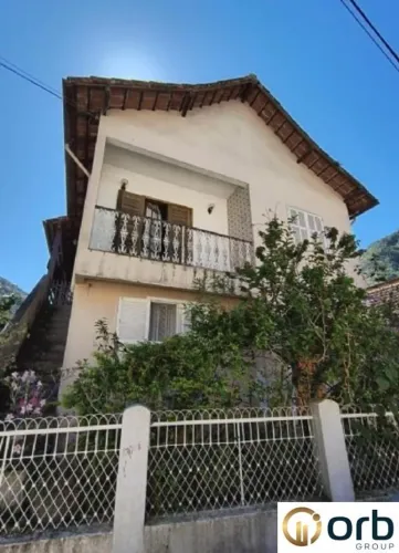 Casa em leilão à venda em Petrópolis - RJ
