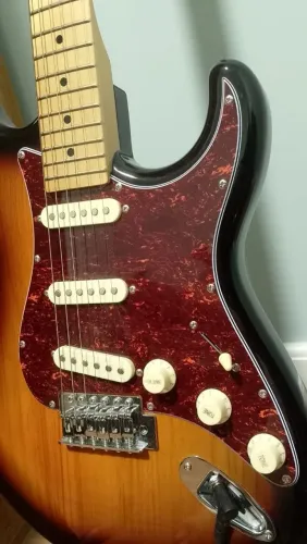 Guitarra Elétrica Tagima TG-530