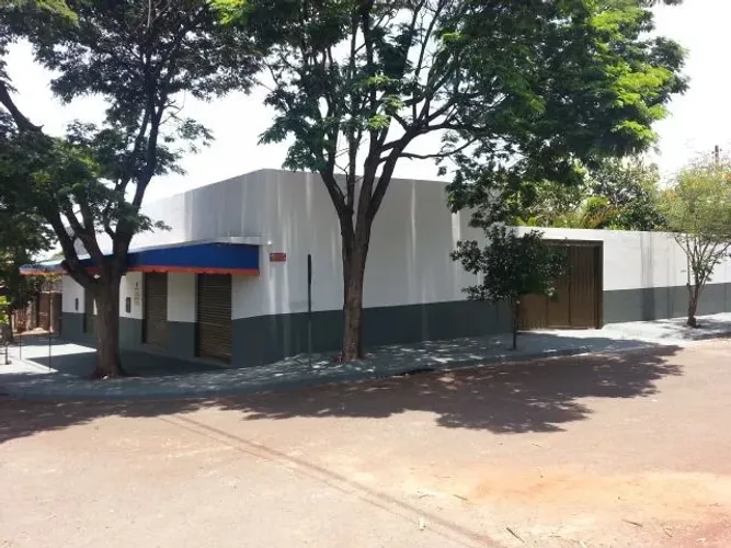 Ponto de Comercio para alugar por R$ 2750.00, 250.00 m2 - - MARINGA/PR