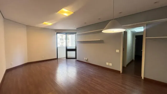 APARTAMENTO REFORMADO.