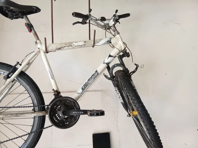 Estou vendendo uma bicicleta ? aro 26