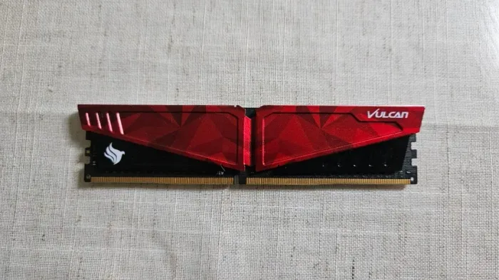 Memória ram teamgroup t-force vulcan 8gb ddr4 3000mhz