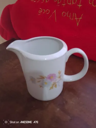 Duas canecas de servir vintage