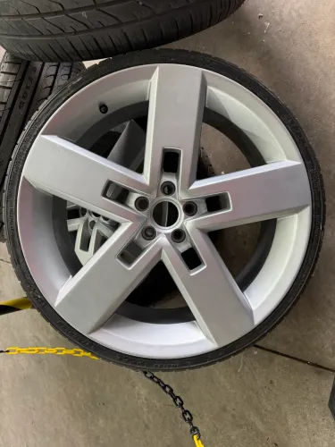Rodas aro 20 Volcano Strong 5x100 com pneus zeros 