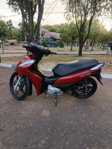 Moto biz 2021/2021 em dias, em dias no meu nome, com chave reserva e manual.