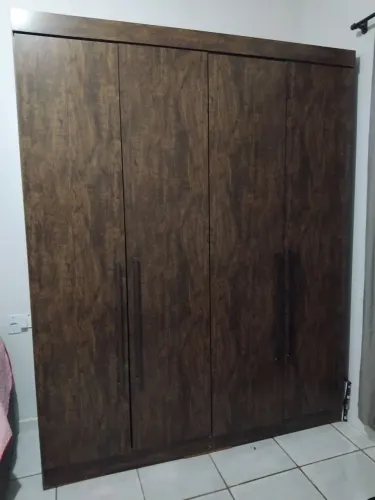 Guarda-roupa de casal 100% MDF