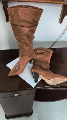 Bota Arezzo cano alto, salto 7