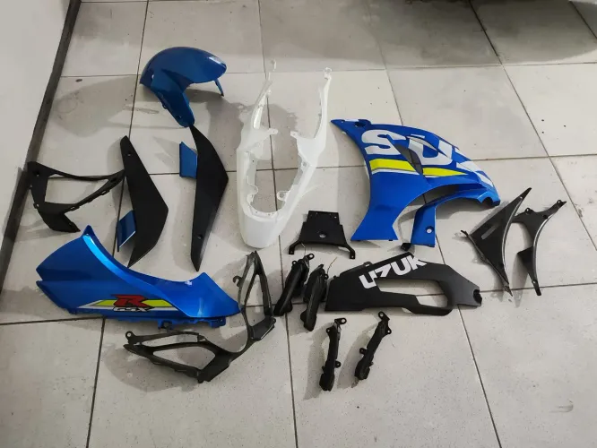 Vendo peças da carenagem da Suzuki gsxr