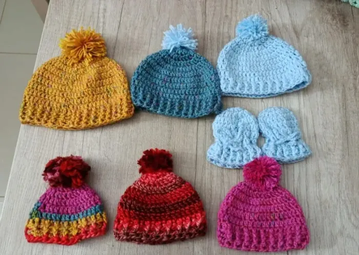 Touca de Crochê Infantil com Pompom - Várias Cores