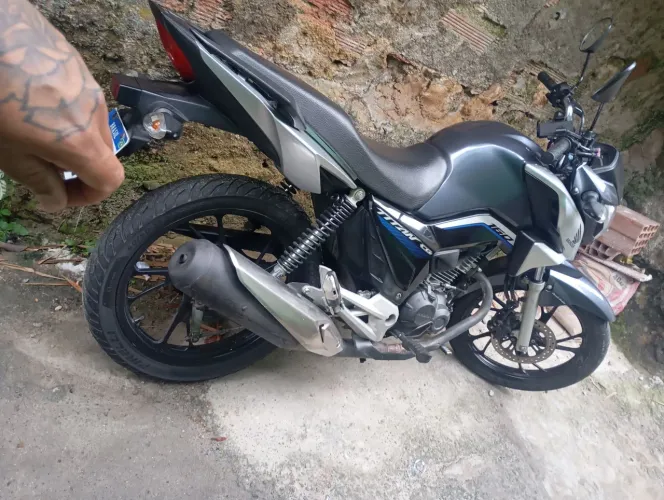 Alugo moto 