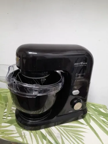 Batedeira Planetária BBP 700w Britânia turbo, preta, estado de novo