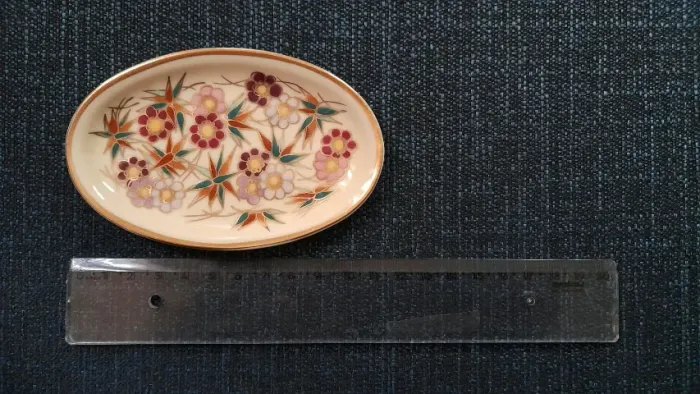 Porcelana Húngara Pintada à Mão - Decoração Floral Dourada - Zsolnay Vintage
